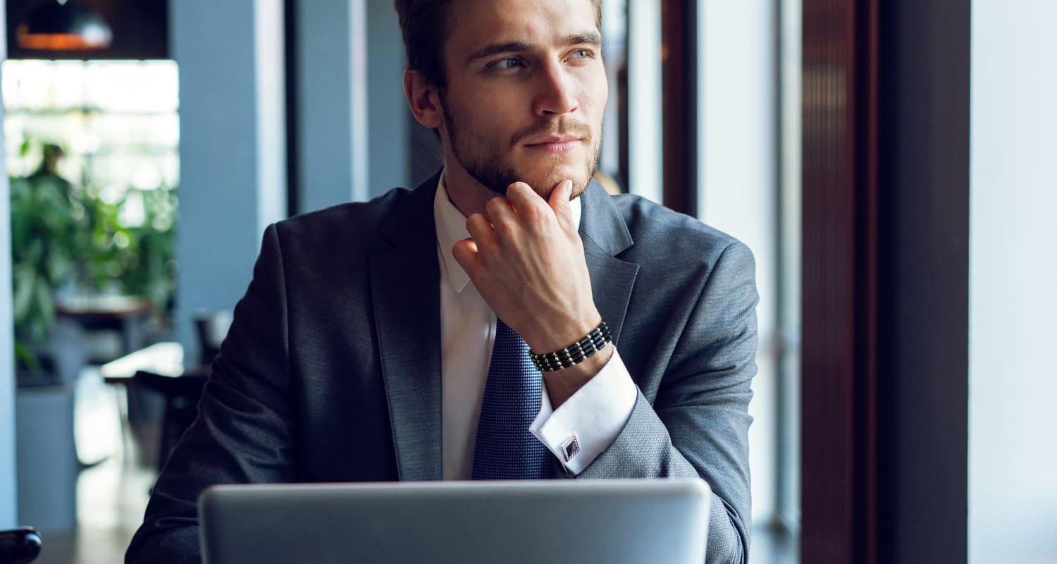 スポーツネックレス